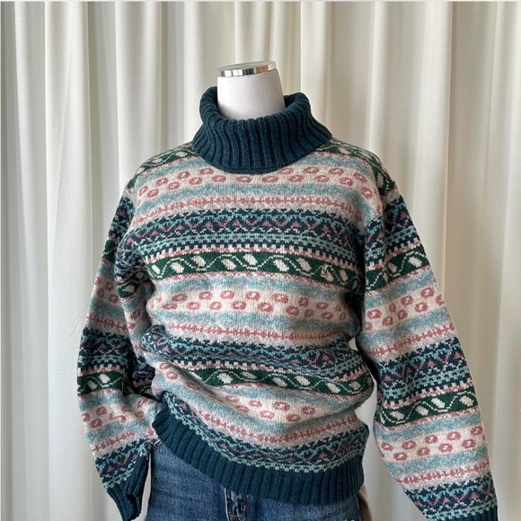 Vintage North Pole Wool Blend Fair Isle Turtleneck Sweater size Large. - Picture 2 of 8